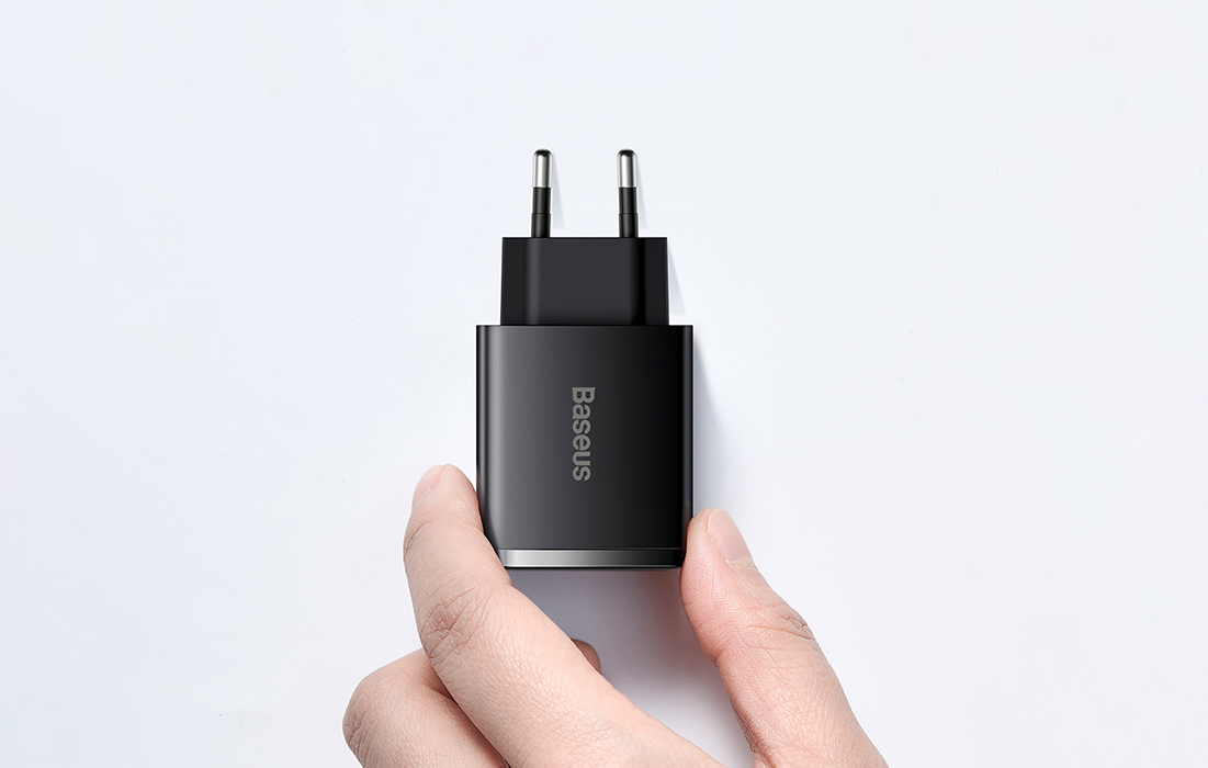 Încărcător Rapid Baseus Compact 30W - USB-C PD, 2xUSB - Negru